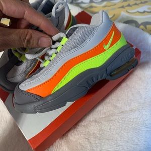 Toddler air max 95 size 7